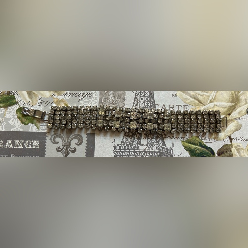 Lovely Old Vintage Rhinestone Bracelet
